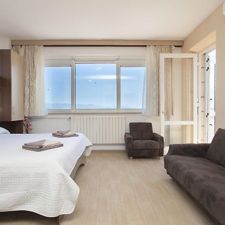 Guest House Lovric Lumbarda Rom bilde