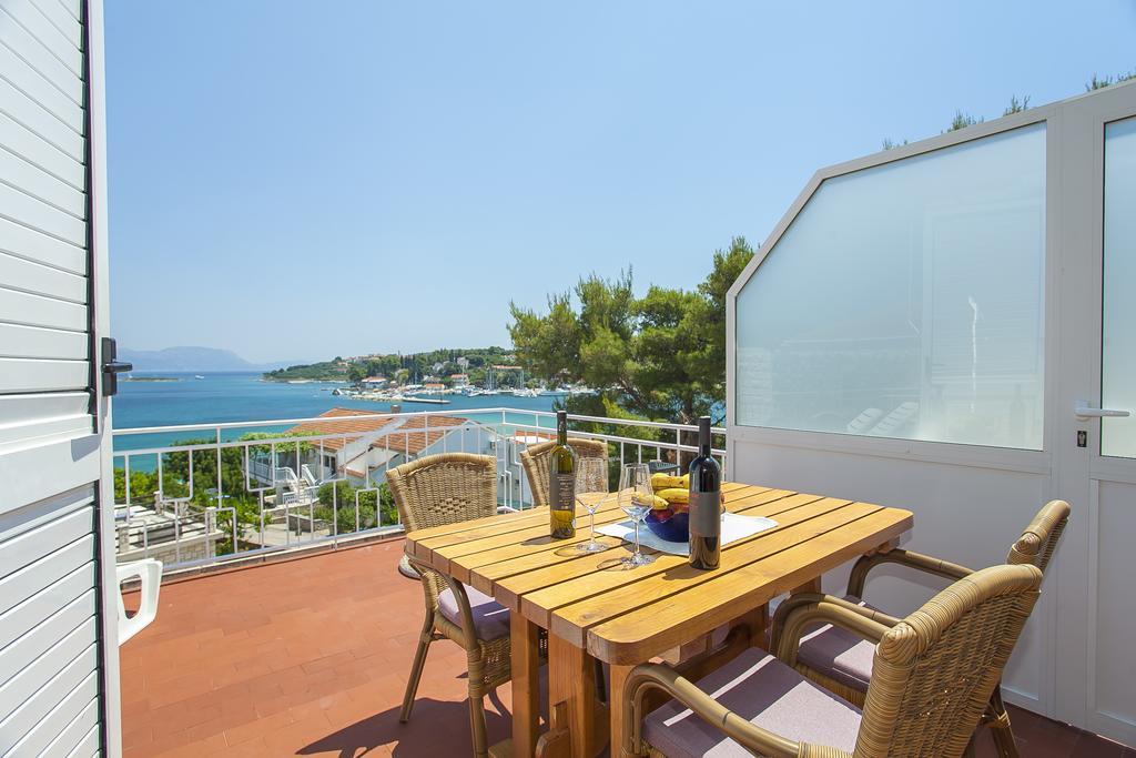 Guest House Lovric Lumbarda Rom bilde