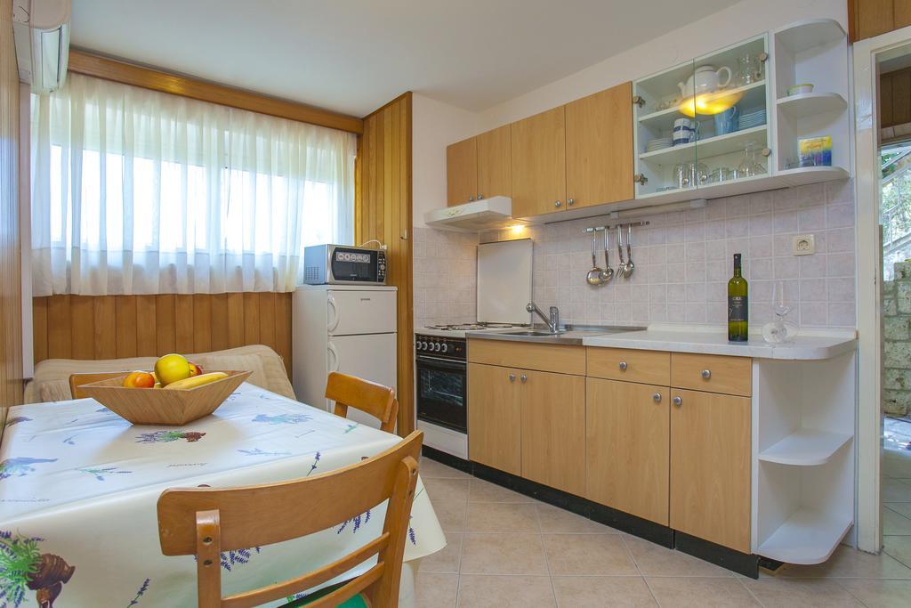 Guest House Lovric Lumbarda Rom bilde