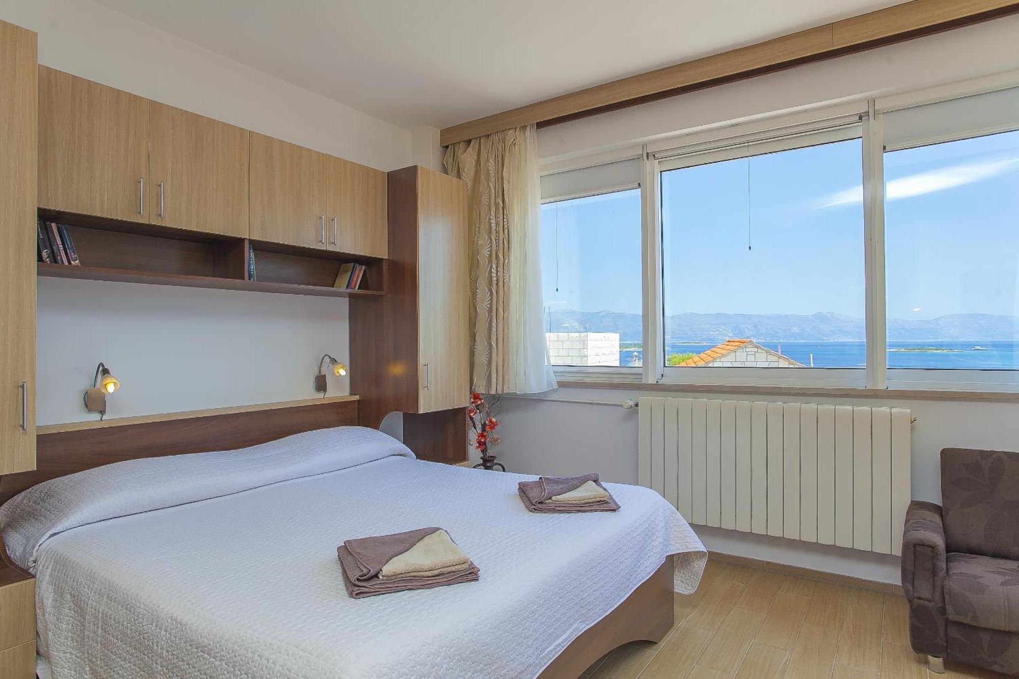 Guest House Lovric Lumbarda Rom bilde